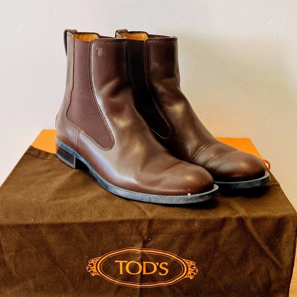 TOD'S Women brown leather studded boots, 7.5